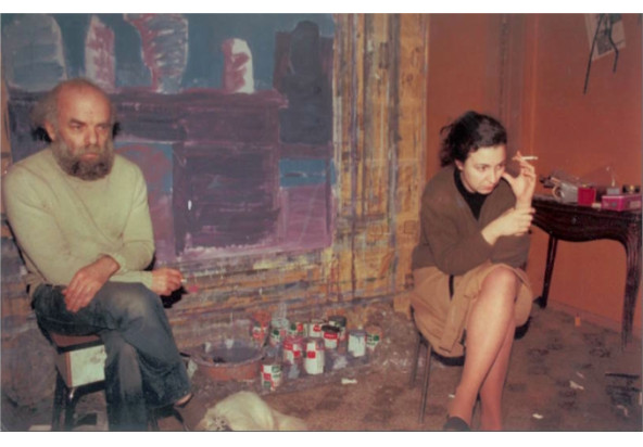 Михаил и Лиана Рогинские в своей квартире в Кретее, 1984-85 гг.